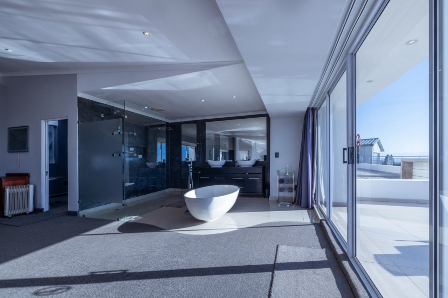 5 Bedroom Property for Sale in Jeffreys Bay Central Eastern Cape